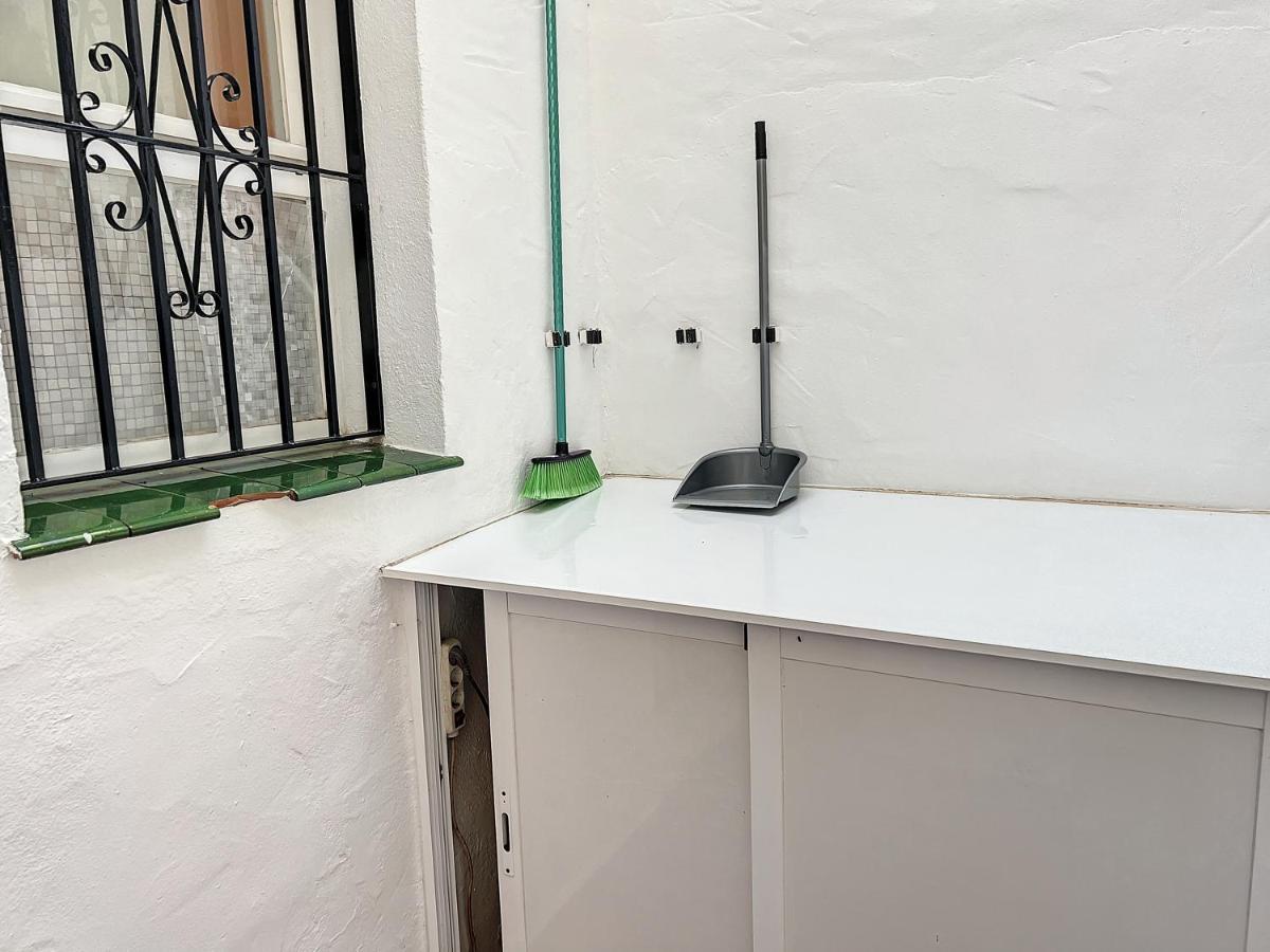 Agradable Adosado Con Piscina La Hidalga Vakantiehuis