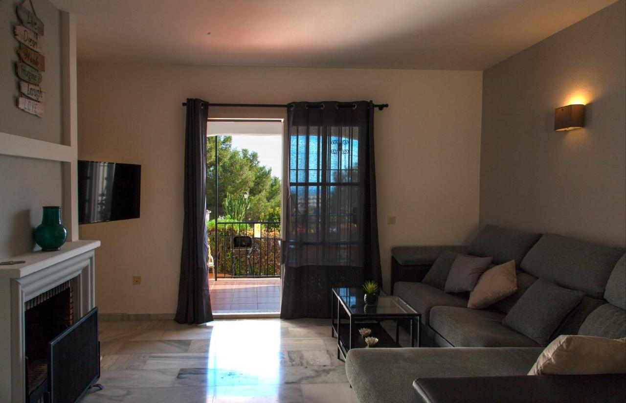 Vakantiehuis Agradable Adosado Con Piscina La Hidalga *