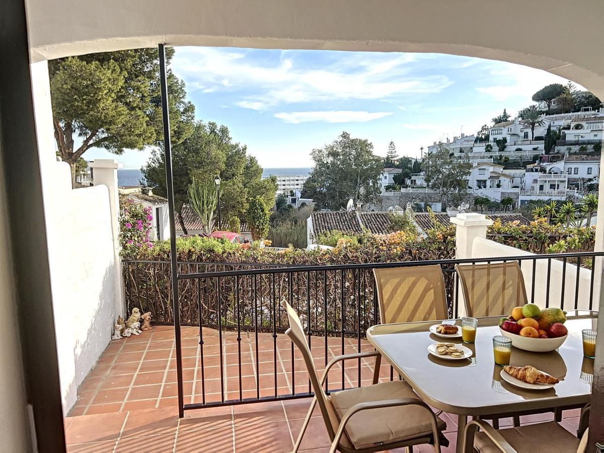 Agradable Adosado Con Piscina La Hidalga Vakantiehuis *