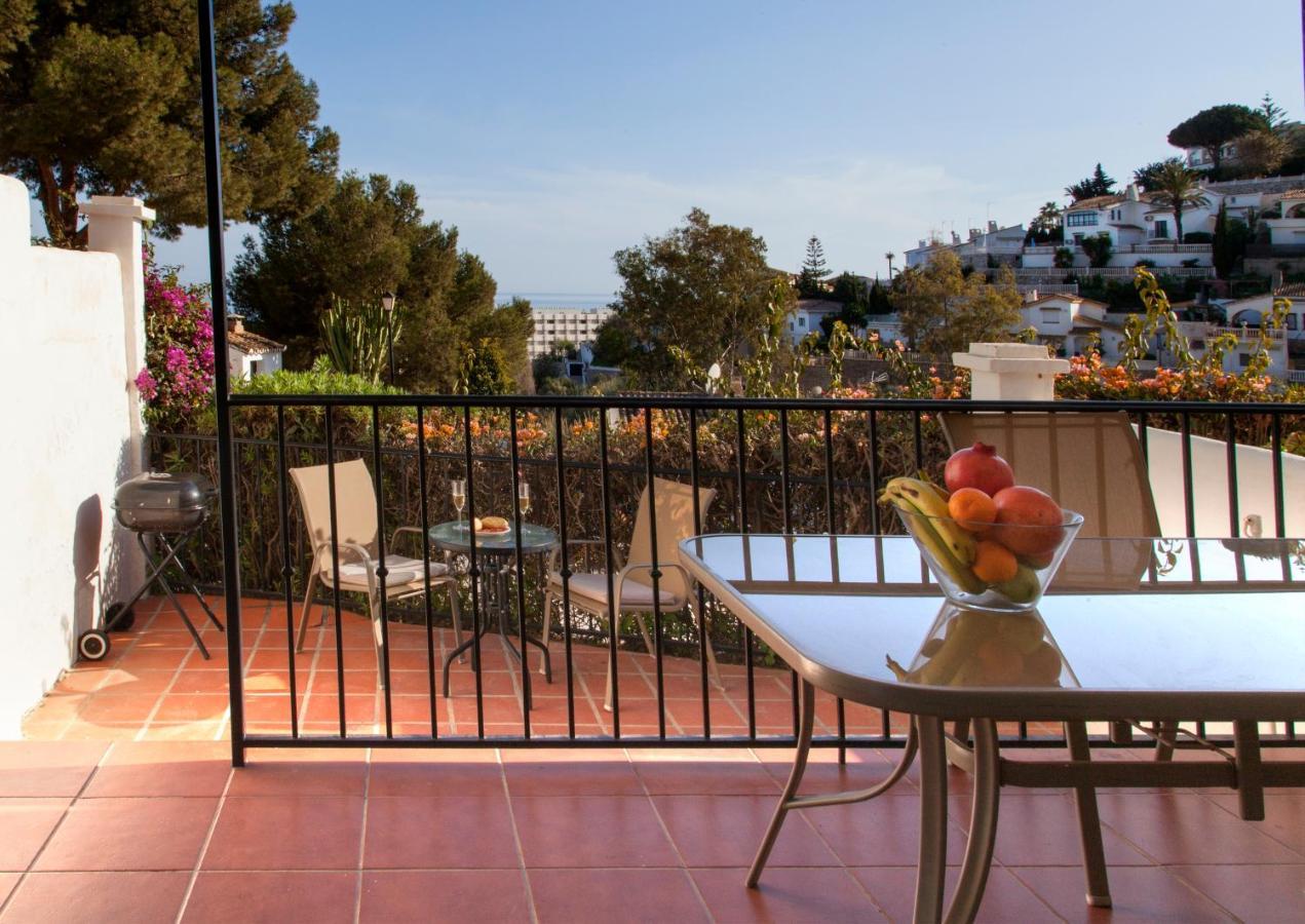 Agradable Adosado Con Piscina La Hidalga Vakantiehuis