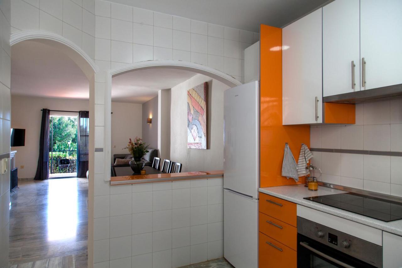 Vakantiehuis Agradable Adosado Con Piscina La Hidalga Benalmádena